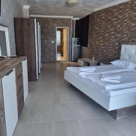 Gallery Deluxe Apartment