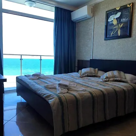 Gallery Deluxe Apartment